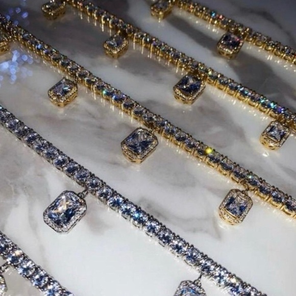 Square tennis chocker - Picture 2 of 2